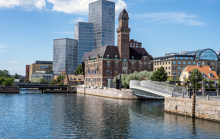 Moderne and old buildings in Copenhagen